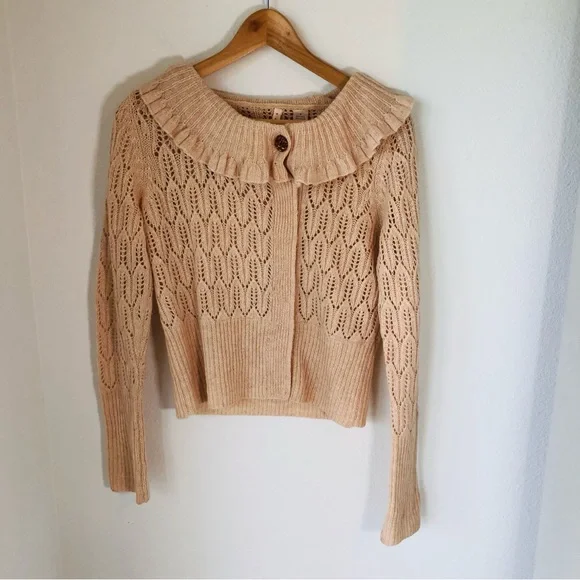 Anthropologie Moth Women’s S, Ruffled Collar, Tan Crochet Cardigan Sweater, Wool - Picture 9 of 13